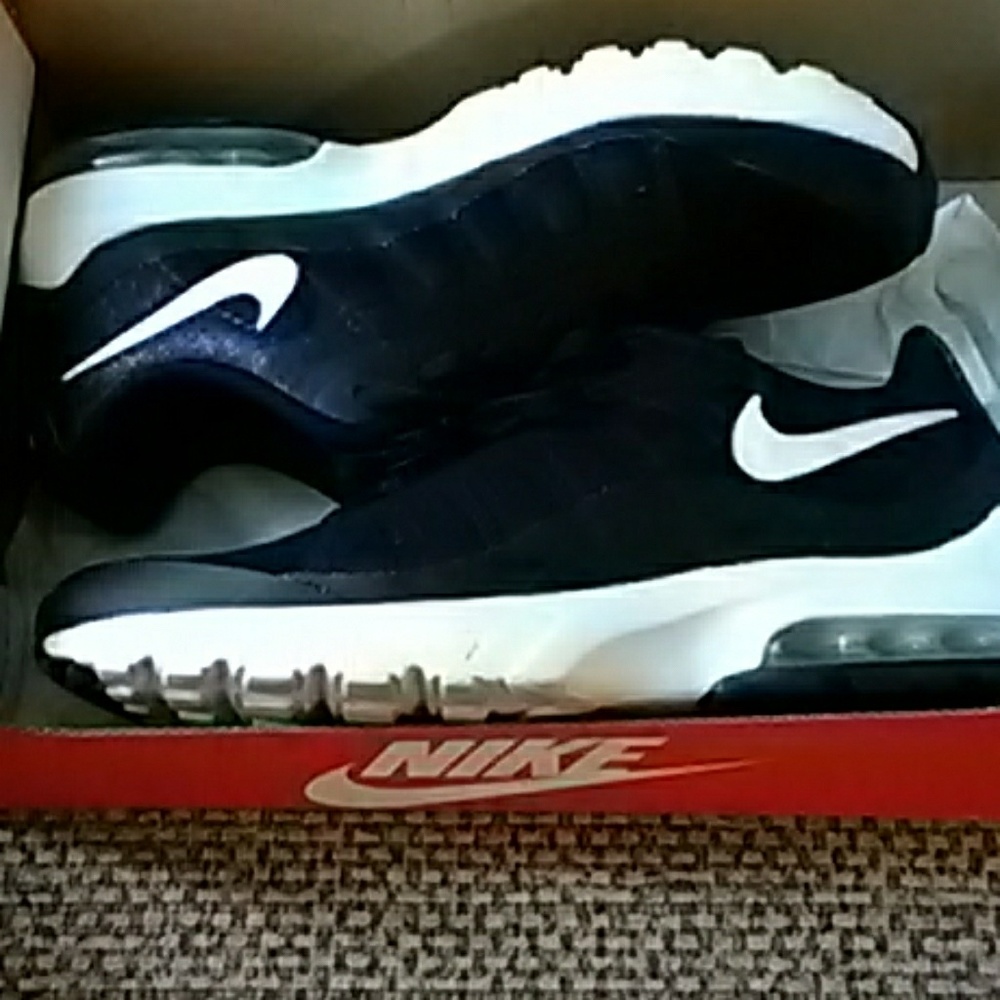 Nike air max invigor